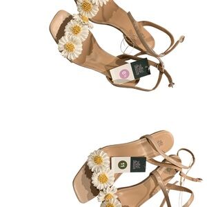 Wild Fable Beige Floral Sandals